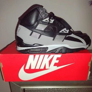 AIR TRAINER SC HIGH “Raiders”